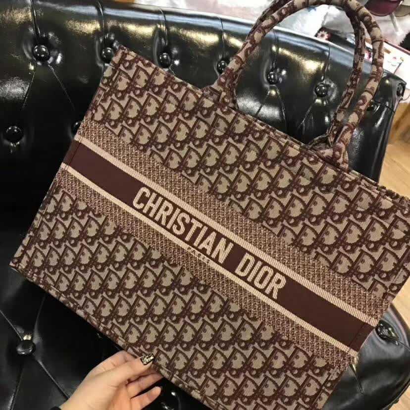 ディオール 定番 バッグ Dior オブリーク ブック｜週末に毎日に合わせるポイント