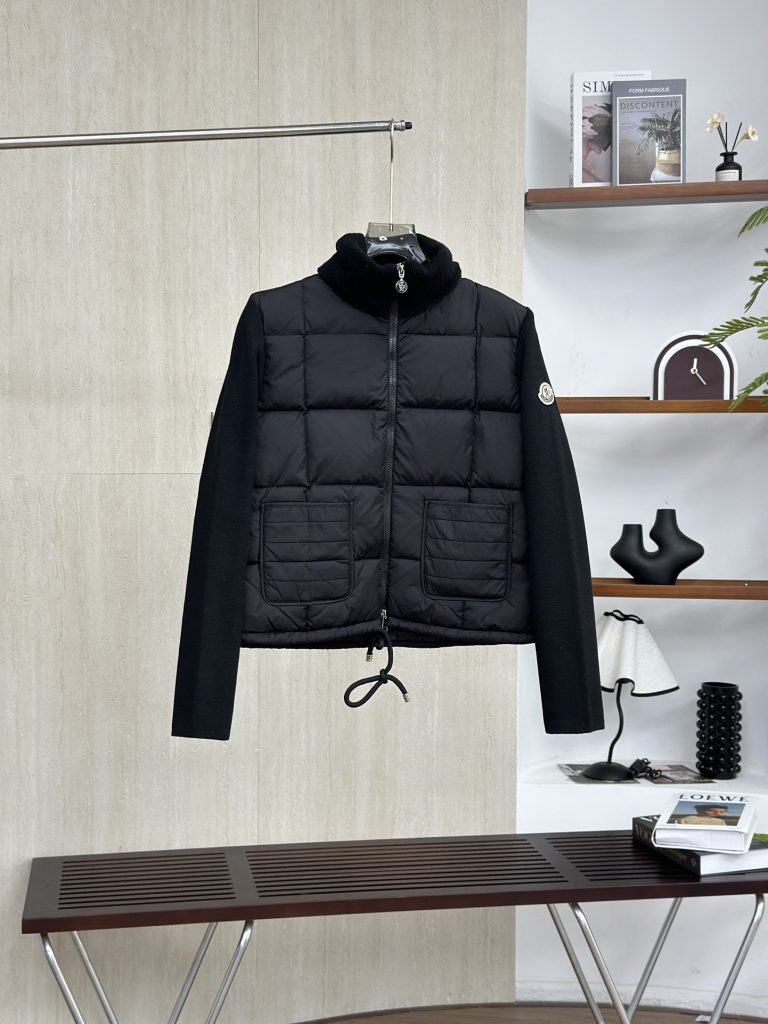 MONCLER モンクレール ダウンジャケット レディース ファッション｜通勤の日に使いやすさを写真で整理