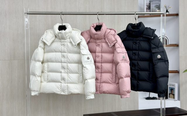 休日目線で見るMONCLERのジャケットの印象