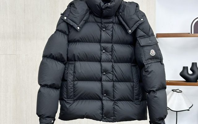 MONCLERの服装を毎日に使うなら確認したいこと