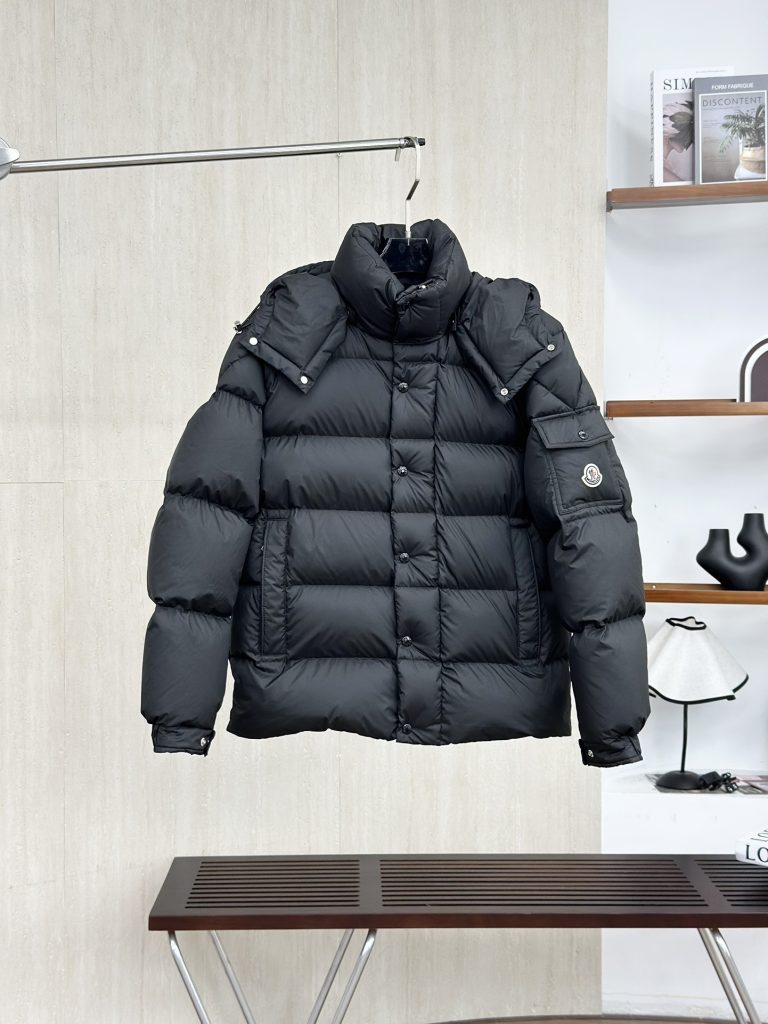MONCLER モンクレール 日本正規品 ダウンジャケット レディース ライフスタイル小物｜カフェに行く日に選ぶ前の確認ポイント
