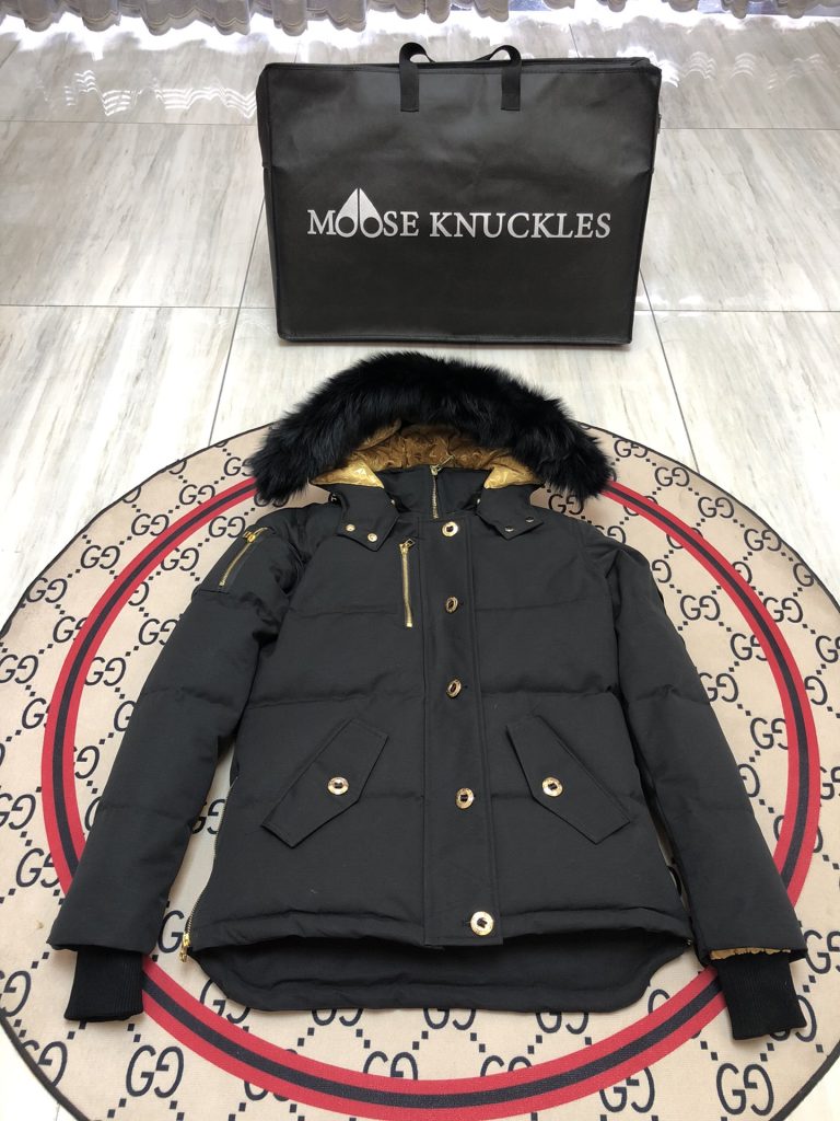 MONCLER モンクレール ダウンジャケット 軽量&高保温 正規取扱店 ファッション｜旅行の日に写真で選び方を確認