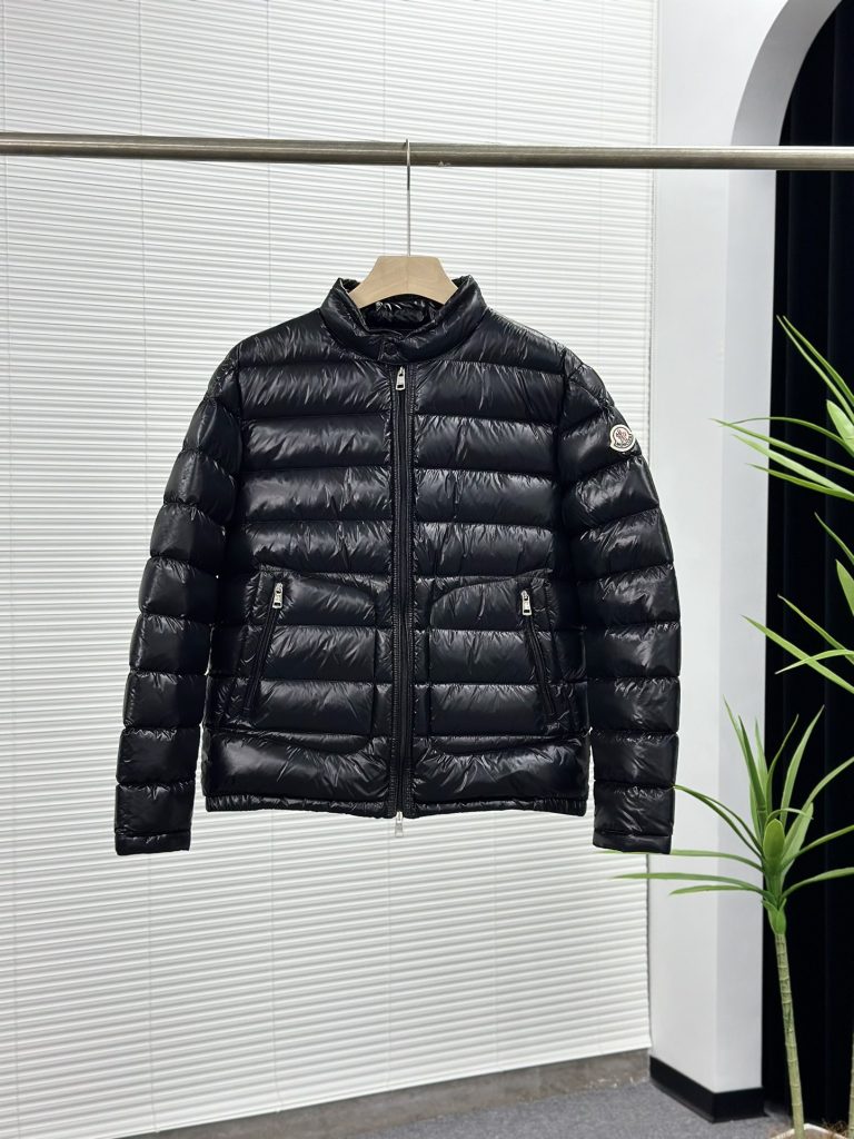 Moncler モンクレール 新作 モンクレール ダウンジャケット レディース 保温 軽量…|旅行に使いやすいファッションアイテムを写真で…