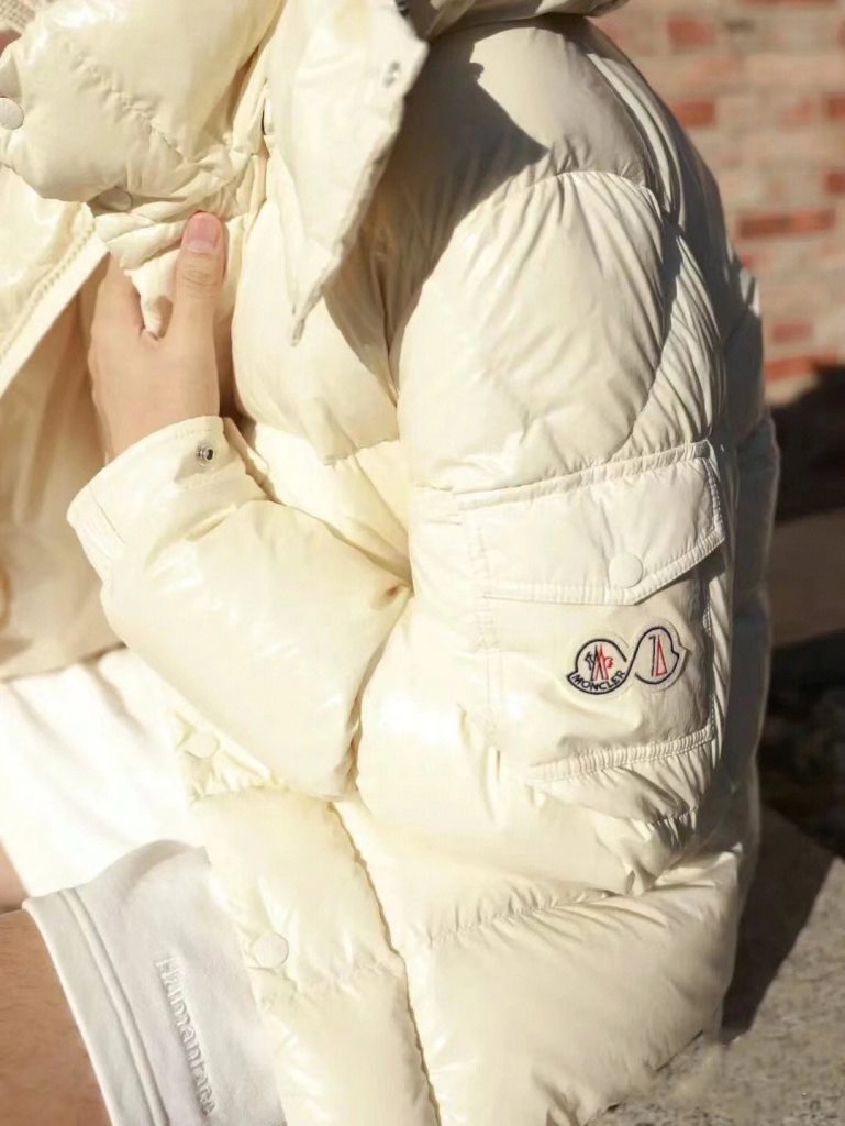 Moncler モンクレール ダウンジャケット 秋冬新作 保温 軽量 レディース アウター…|仕事帰りに使いやすいファッションアイテムを写…