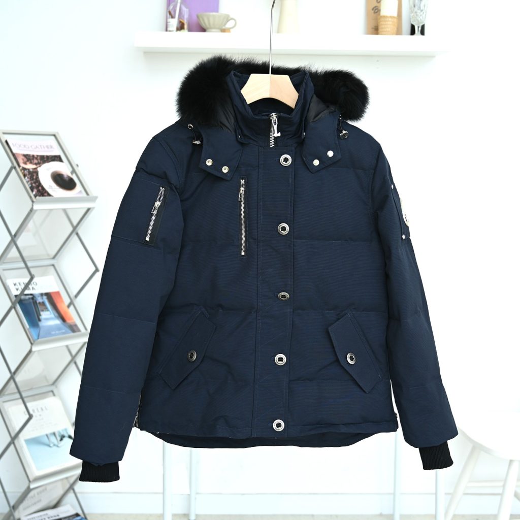 物価高でも選びやすいジャケット：MONCLERを自然に取り入れる