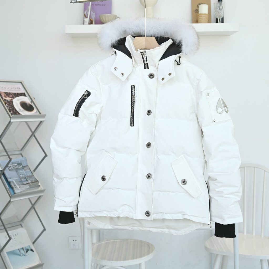 MONCLER モンクレール 2023新作 ダウンジャケット レディース ファッションアイテム｜通勤の日に使いやすさを写真で整理