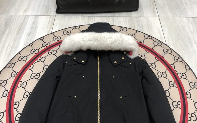 MONCLERのジャケットは価格・収納・合わせ方でどう見るか