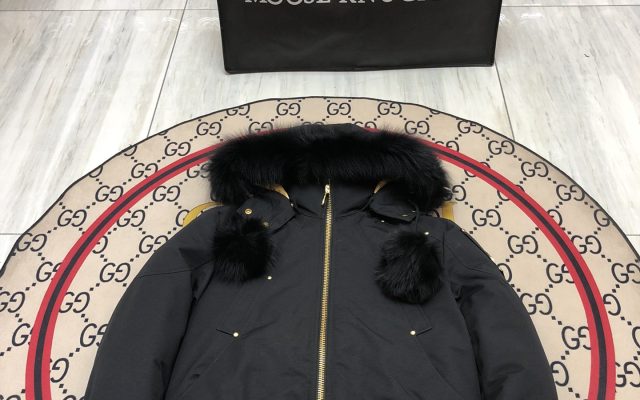 物価高でも選びやすいジャケット：MONCLERを自然に取り入れる