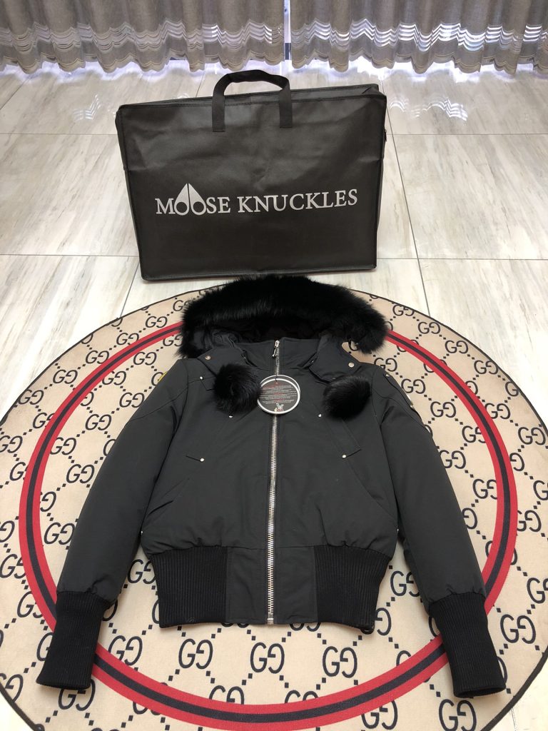 MONCLERの服装を毎日に使うなら確認したいこと