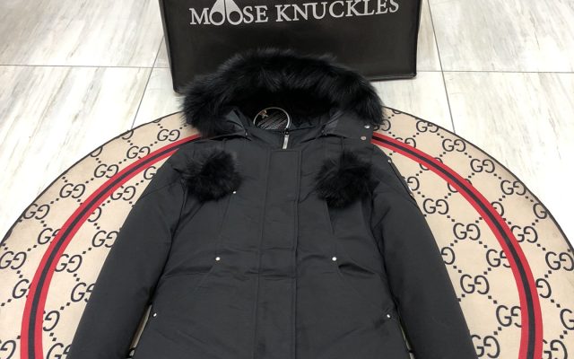 MONCLERのジャケットを予算内で探す前に見る写真のポイント