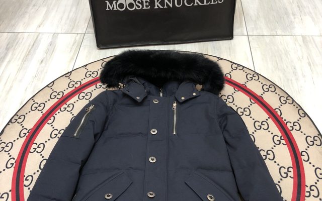 物価高でも選びやすいジャケット：MONCLERを自然に取り入れる