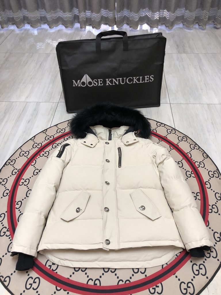 MONCLER モンクレール 2023新作 ダウンジャケット レディース ファッションアイテム｜カフェに行く日に選ぶ前の確認ポイント
