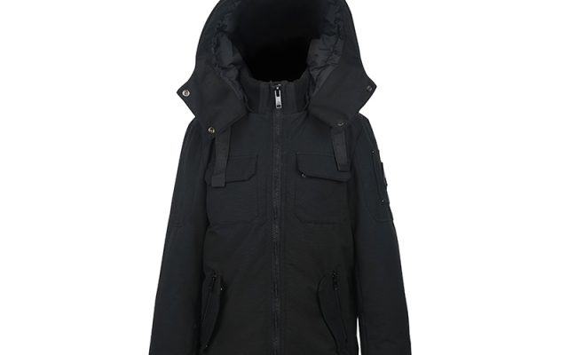 休日目線で見るMONCLERのジャケットの印象