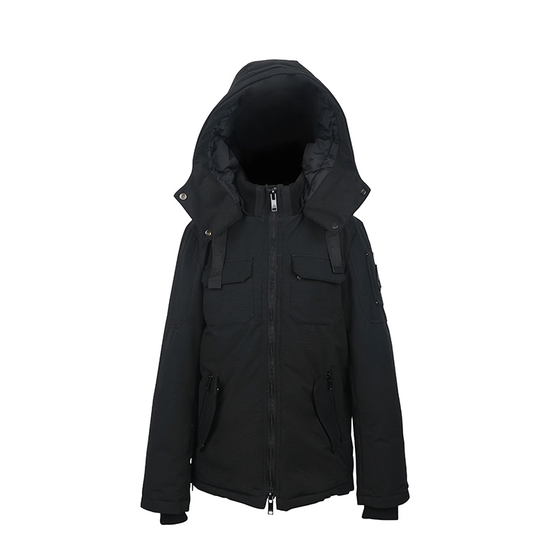 休日目線で見るMONCLERのジャケットの印象