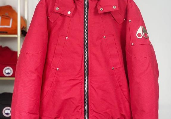 MONCLER ブラック ダウンジャケット - 画像 1