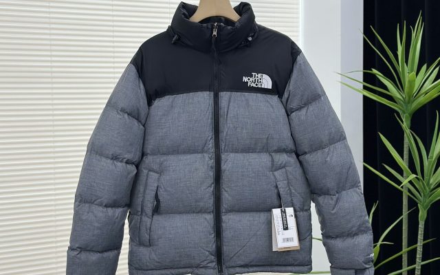 THE NORTH FACE 保温 ダウンジャケット - 画像 1