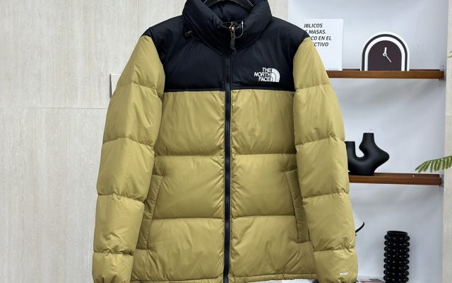 THE NORTH FACE レディース ダウンジャケット - 画像 1
