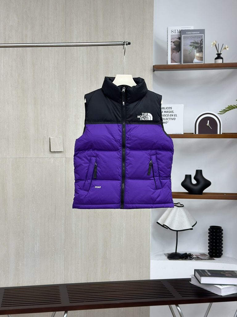 駅まで歩く冬の日、THE NORTH FACEのロングダウンコートが差をつける理由
