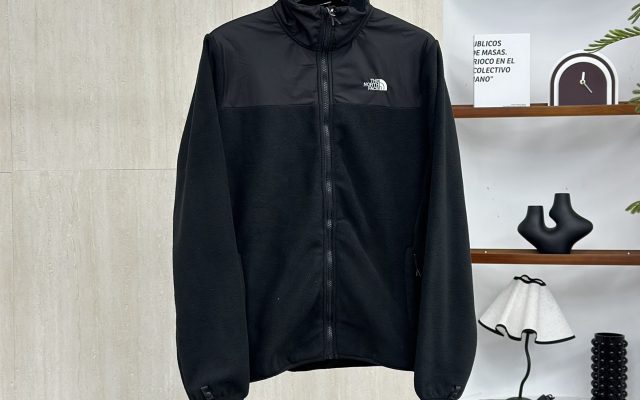 服装選びで迷ったら：ジャケットの価格と使い道