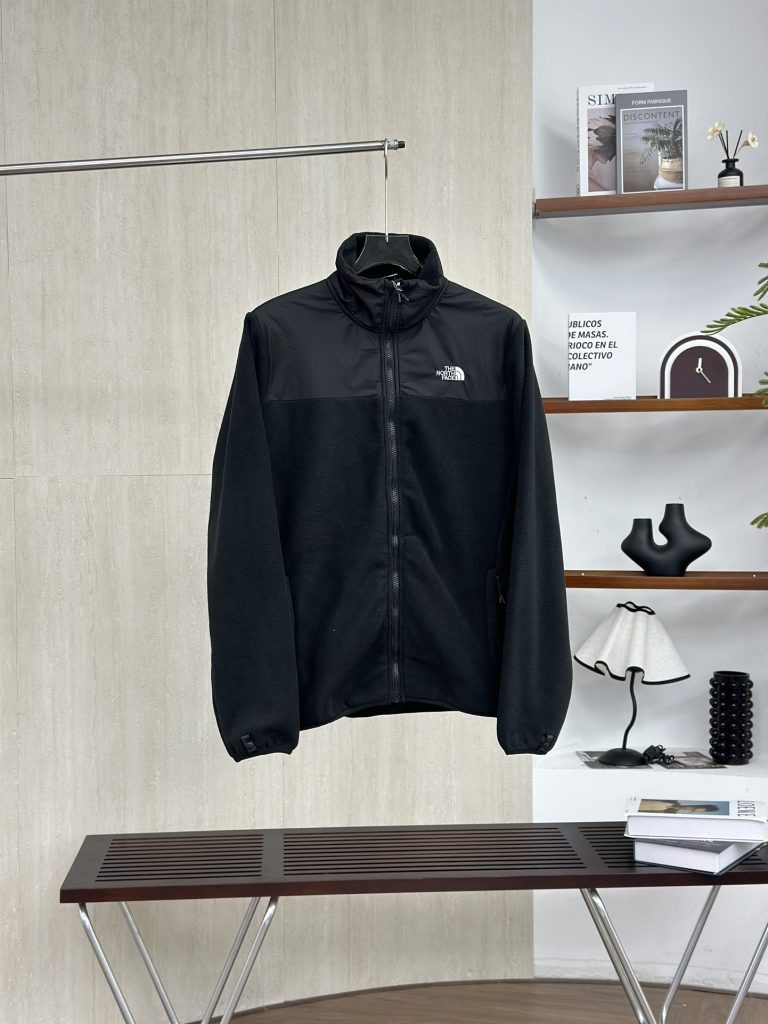 新作 THE NORTH FACE/ザノースフェイス ファッションアイテム｜旅行の日に写真で選び方を確認