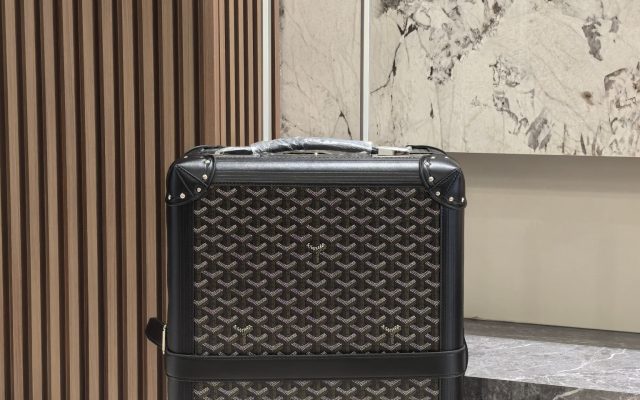 LOUIS VUITTONのライフスタイル小物は価格・収納・合わせ方でどう見るか