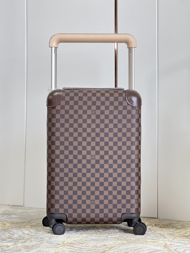 ルイヴィトン ホライズン キャリーバッグ モノグラム柄 レザー保護コーナー 旅行ステッカー付…|仕事帰りに使いやすいファッションアイテムを…