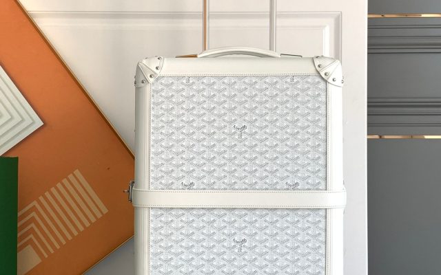 写真系バッグを服に合わせるなら見るべき3点