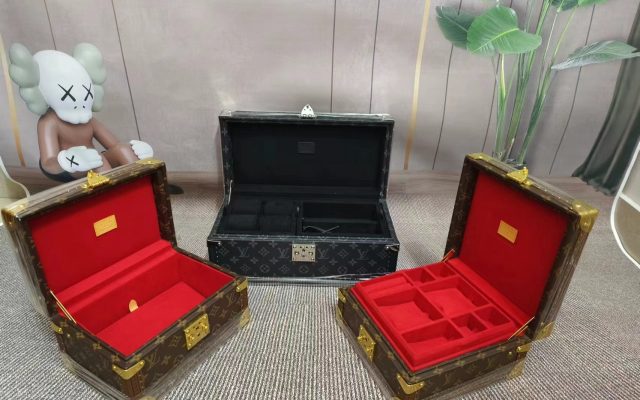 LOUIS VUITTONのライフスタイル小物を予算内で探す前に見るモノグラムのポイント
