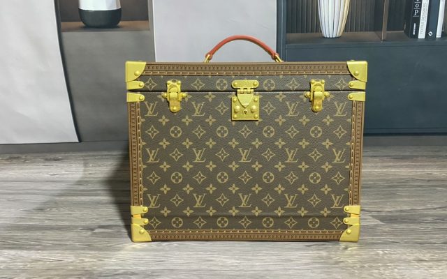 LOUIS VUITTONのライフスタイル小物を予算内で探す前に見るモノグラムのポイント