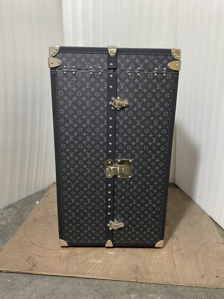 M4700SZT 化粧台 ブラックフローラルデザイン 黒色内装 上質な仕上げ 高級感のある寝…｜通勤に使いやすい財布・小物を写真で確認