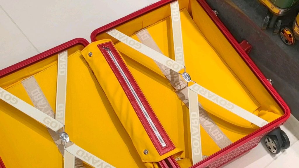 モノグラム系ライフスタイル小物を服に合わせるなら見るべき3点
