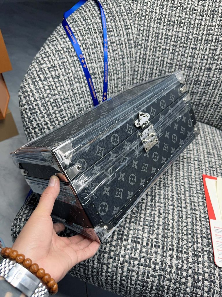ルイヴィトン コフレ アクセサリートランク 財布・小物｜ギフト選びで予算内で見たいポイント