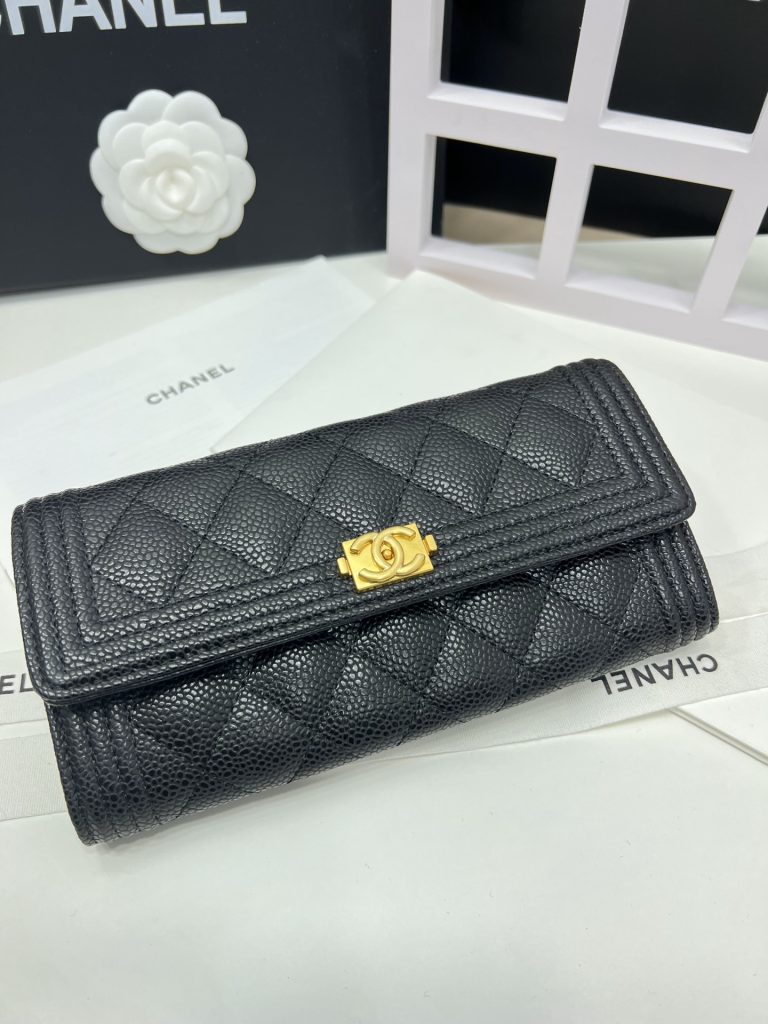 シャネル キャビアスキン 長財布 ココマーク金具 財布・小物｜毎日に失敗しにくい選び方