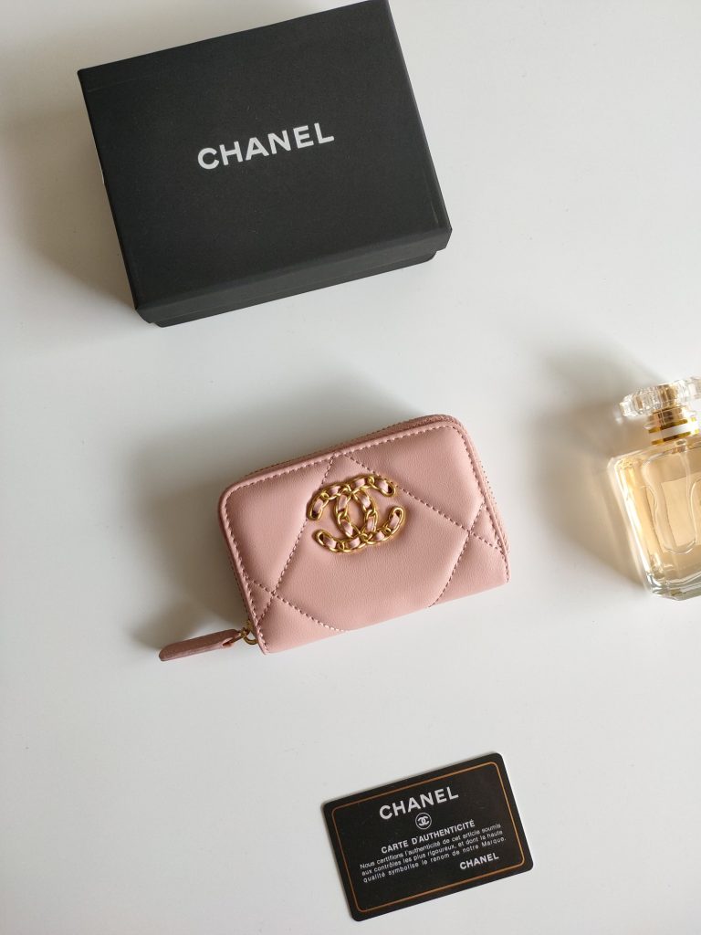 CHANELの財布は価格・収納・合わせ方でどう見るか