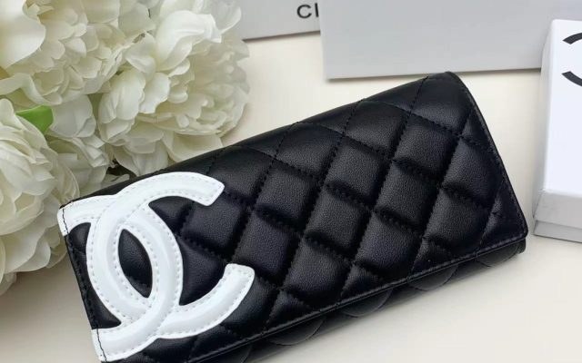 通勤目線で見るCHANELの財布の印象