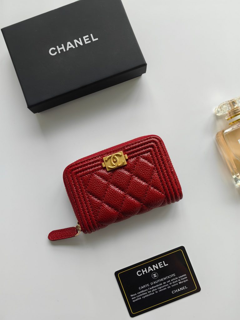 週末で見るCHANELの財布の色の沈み方