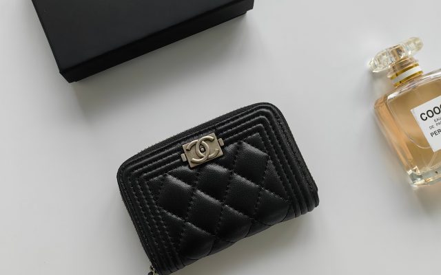通勤目線で見るCHANELの財布の印象