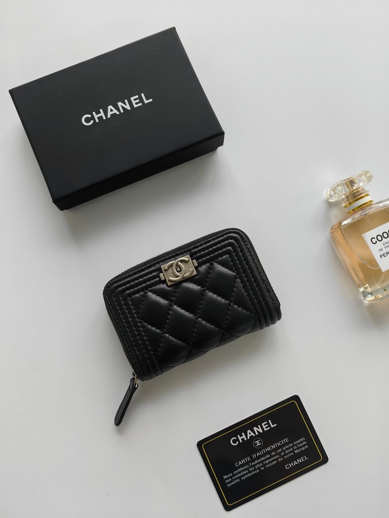 通勤目線で見るCHANELの財布の印象