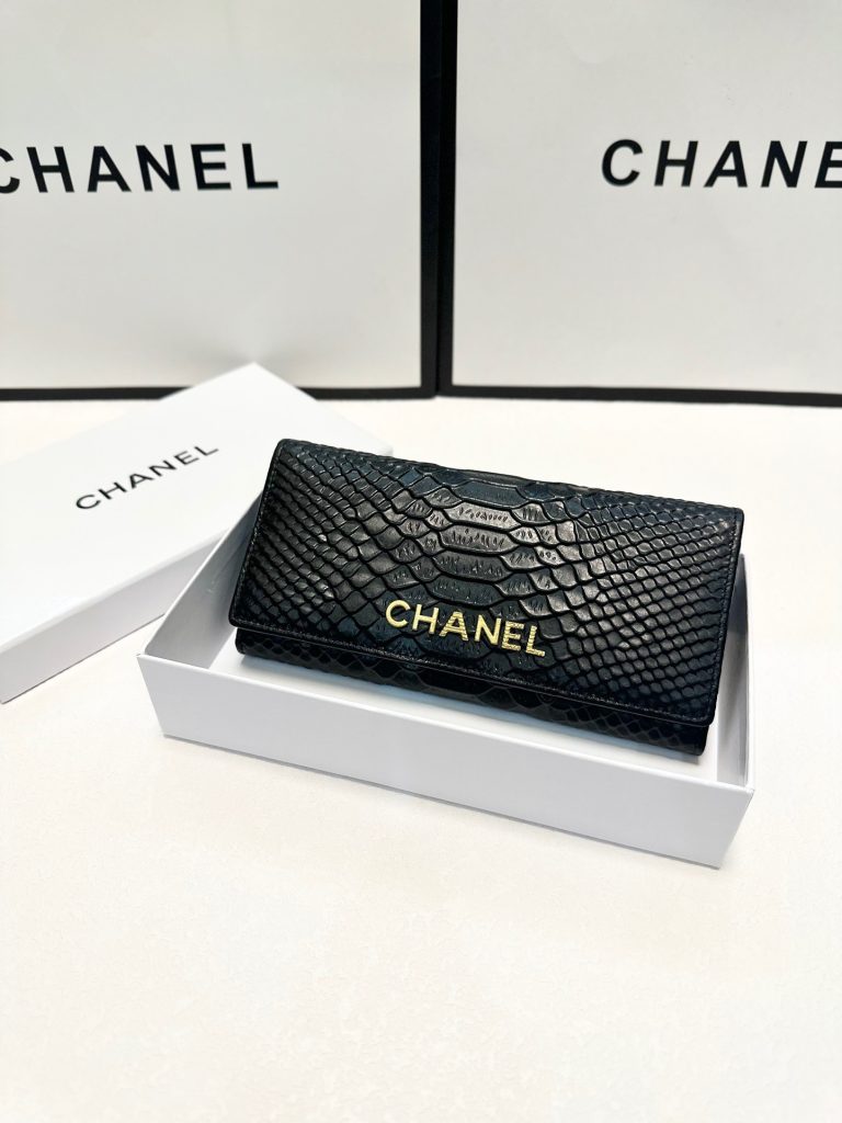 友人と会う日に合わせるCHANELの財布の現実的な選び方