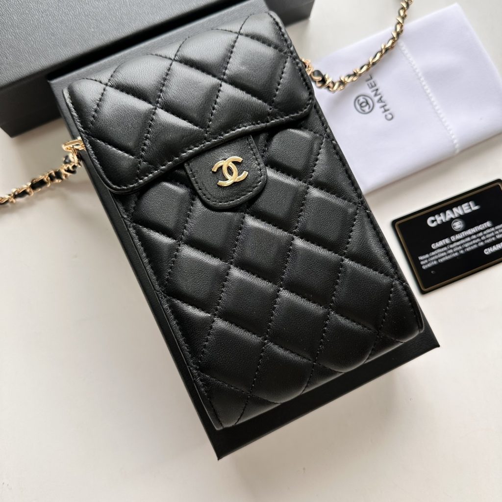物価高でも選びやすい財布：CHANELを自然に取り入れる
