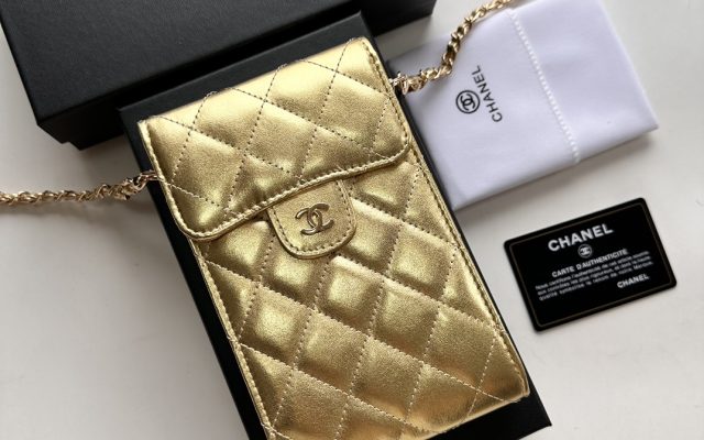 通勤目線で見るCHANELの財布の印象