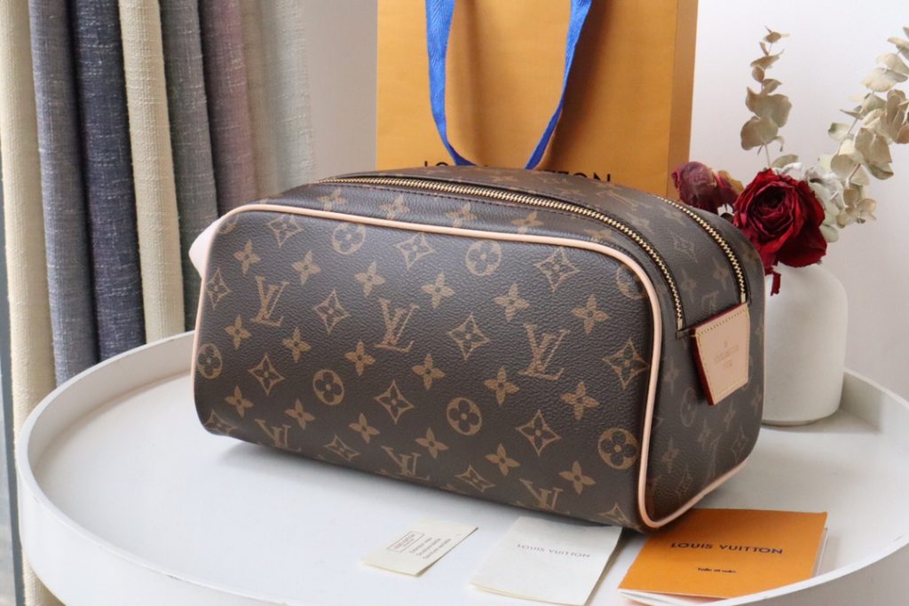 LOUIS VUITTONの財布・小物を予算内で探す前に見るモノグラムのポイント