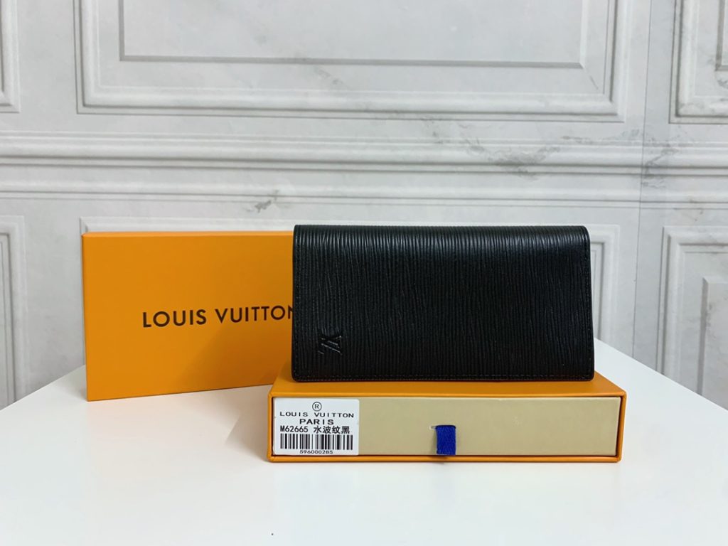LOUIS VUITTONの財布を予算内で探す前に見るモノグラムのポイント
