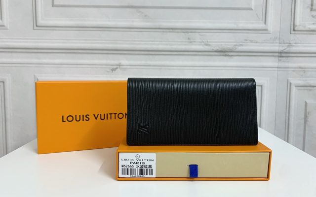 LOUIS VUITTONの財布を予算内で探す前に見るモノグラムのポイント