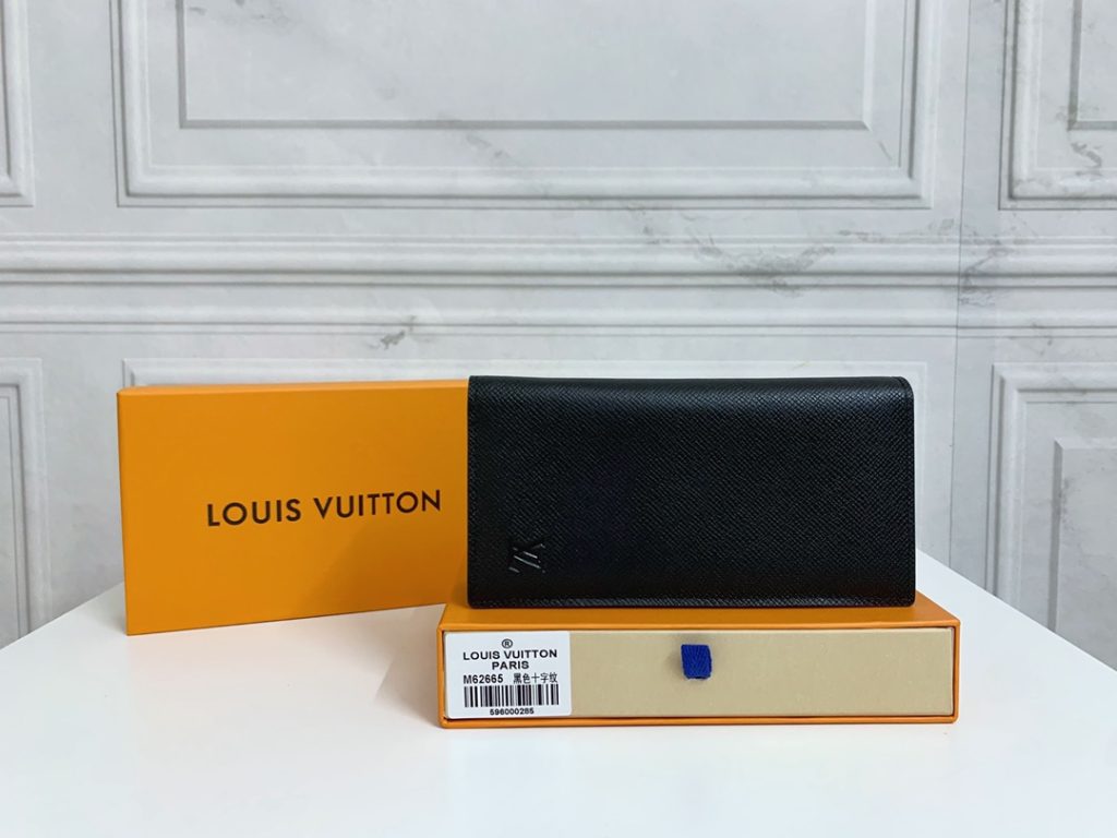 ルイヴィトン（LOUIS VUITTON） 長財布 財布・小物｜ギフト選びで予算内で見たいポイント