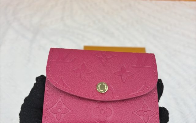 ユニセックスの節約買いに向く財布か写真でチェック