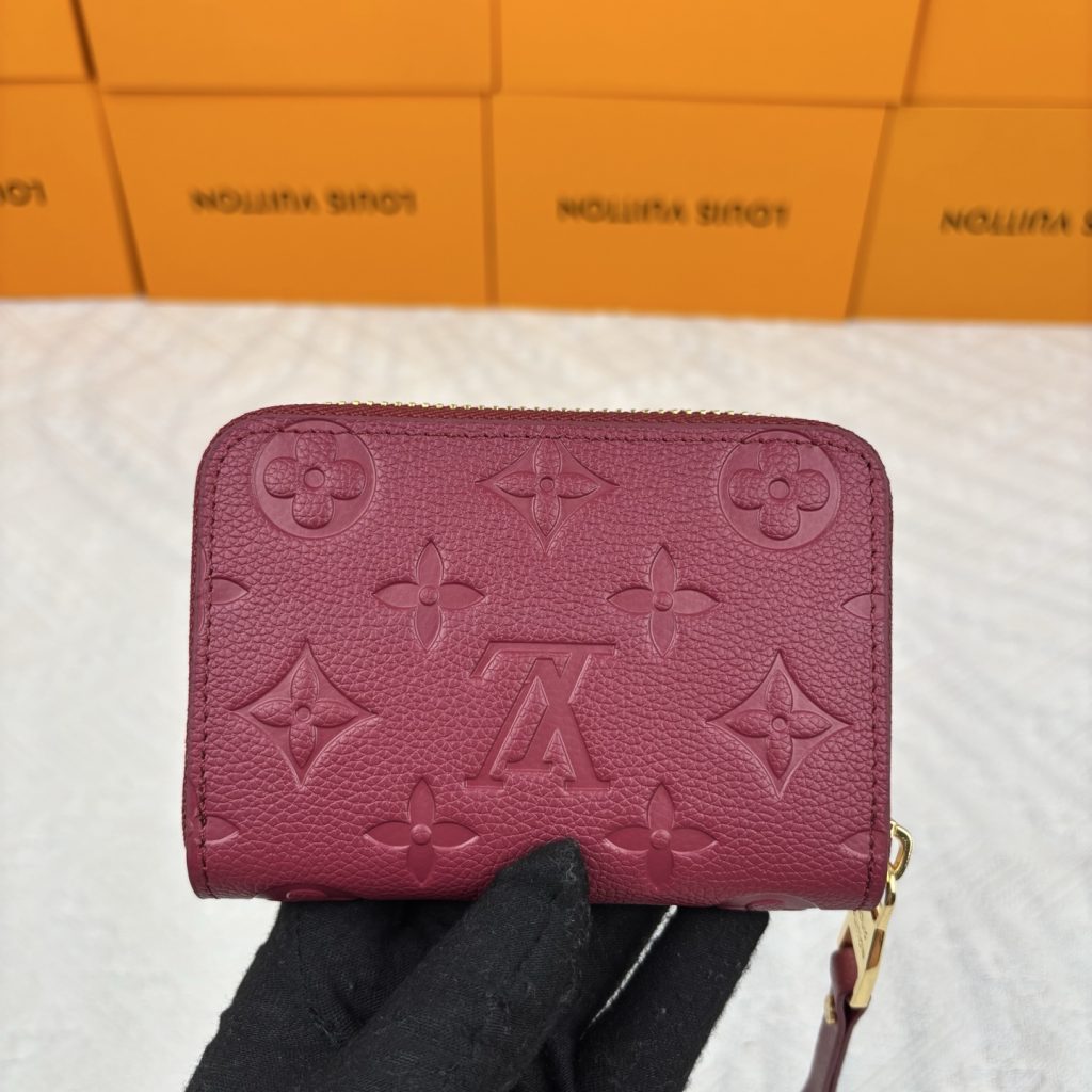 ルイヴィトン（LOUIS VUITTON） 長財布 モノグラム柄 クラシックなデザイン 上品で高級感あふれる逸品です - 画像 2
