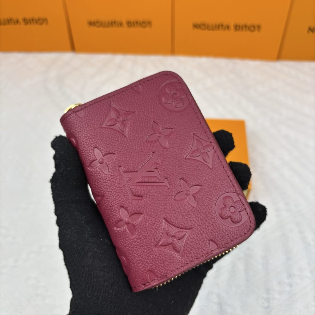 ルイヴィトン（LOUIS VUITTON） 長財布 モノグラム柄 クラシックなデザイン 上品で高級感あふれる逸品です - 画像 3