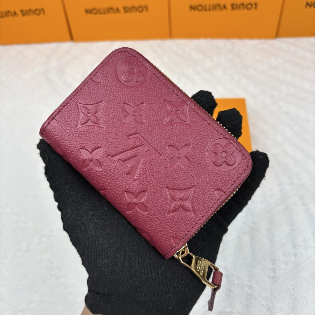 ルイヴィトン（LOUIS VUITTON） 長財布 モノグラム柄 クラシックなデザイン 上品で高級感あふれる逸品です - 画像 4