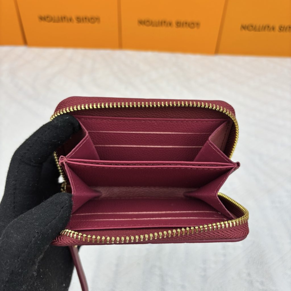 ルイヴィトン（LOUIS VUITTON） 長財布 モノグラム柄 クラシックなデザイン 上品で高級感あふれる逸品です - 画像 6